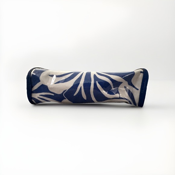 Michael Kors Jet Set Cosmetic Bag Blue Hawaiian Floral Zip Vinyl Zip M6 - Picture 3 of 5